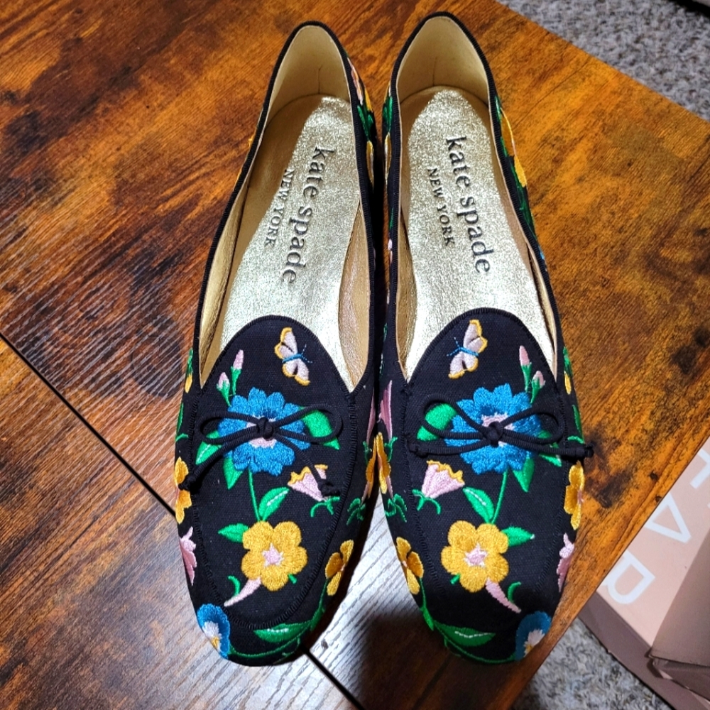Brand New Flower Print Kate Spade Loafers. Size 10. Chic. Casual.